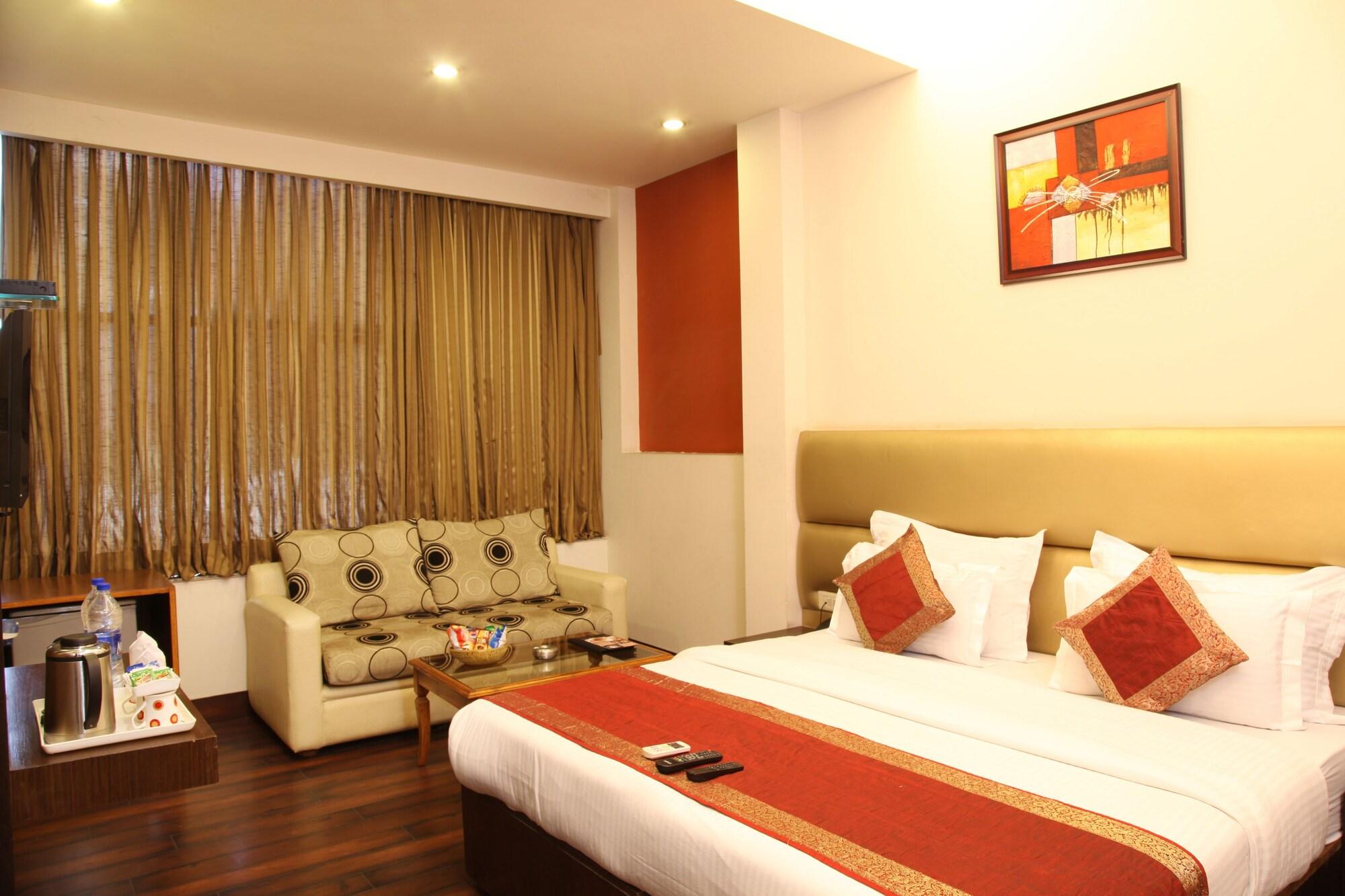 Rupam Hotel Delhi  Buitenkant foto