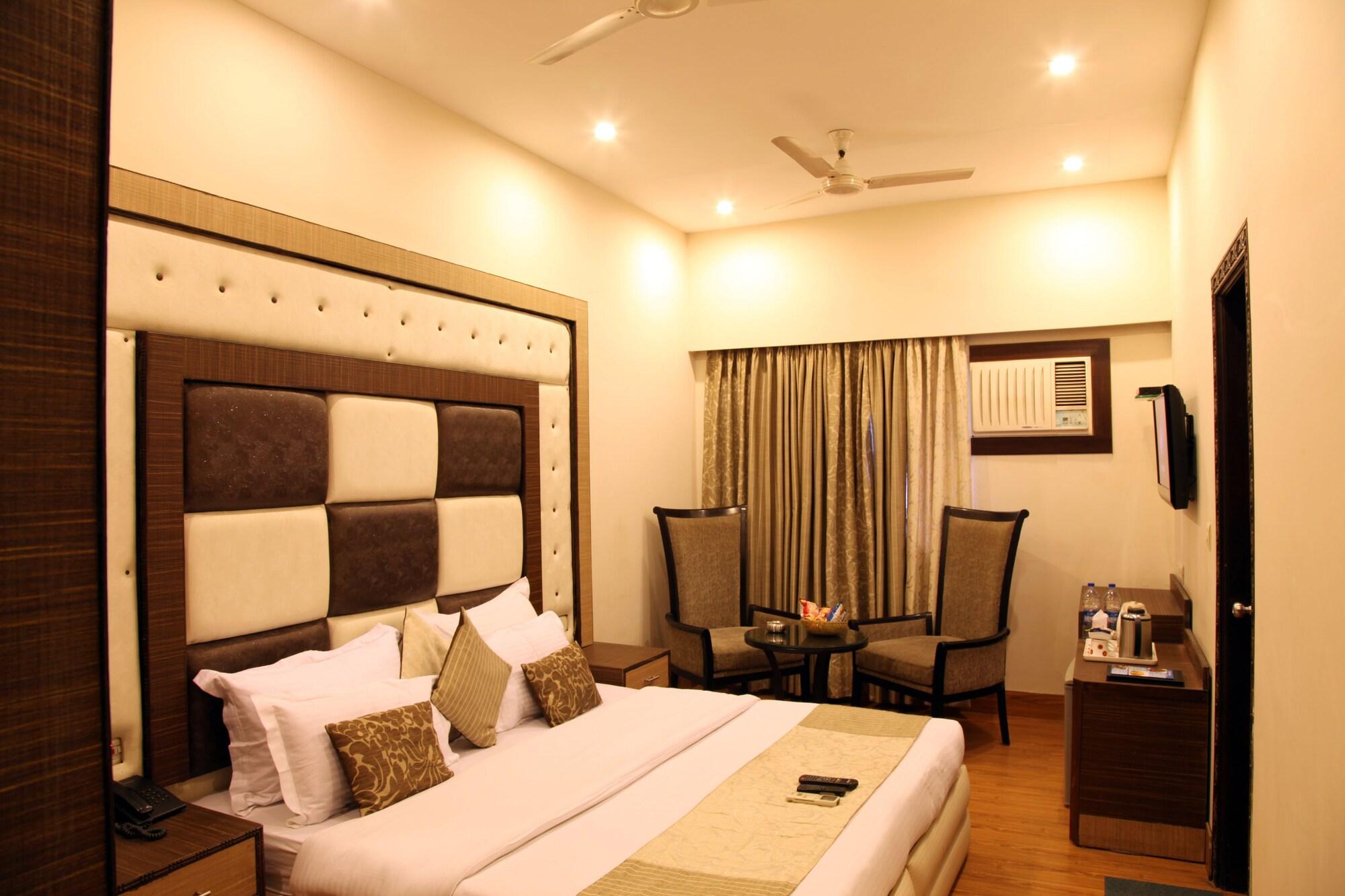 Rupam Hotel Delhi  Buitenkant foto