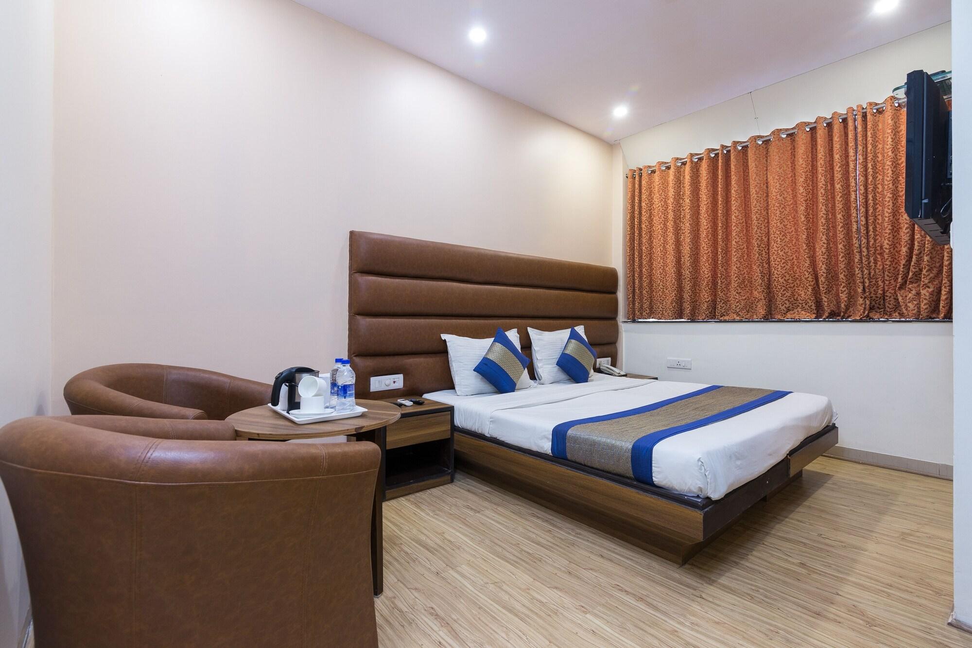 Rupam Hotel Delhi  Buitenkant foto