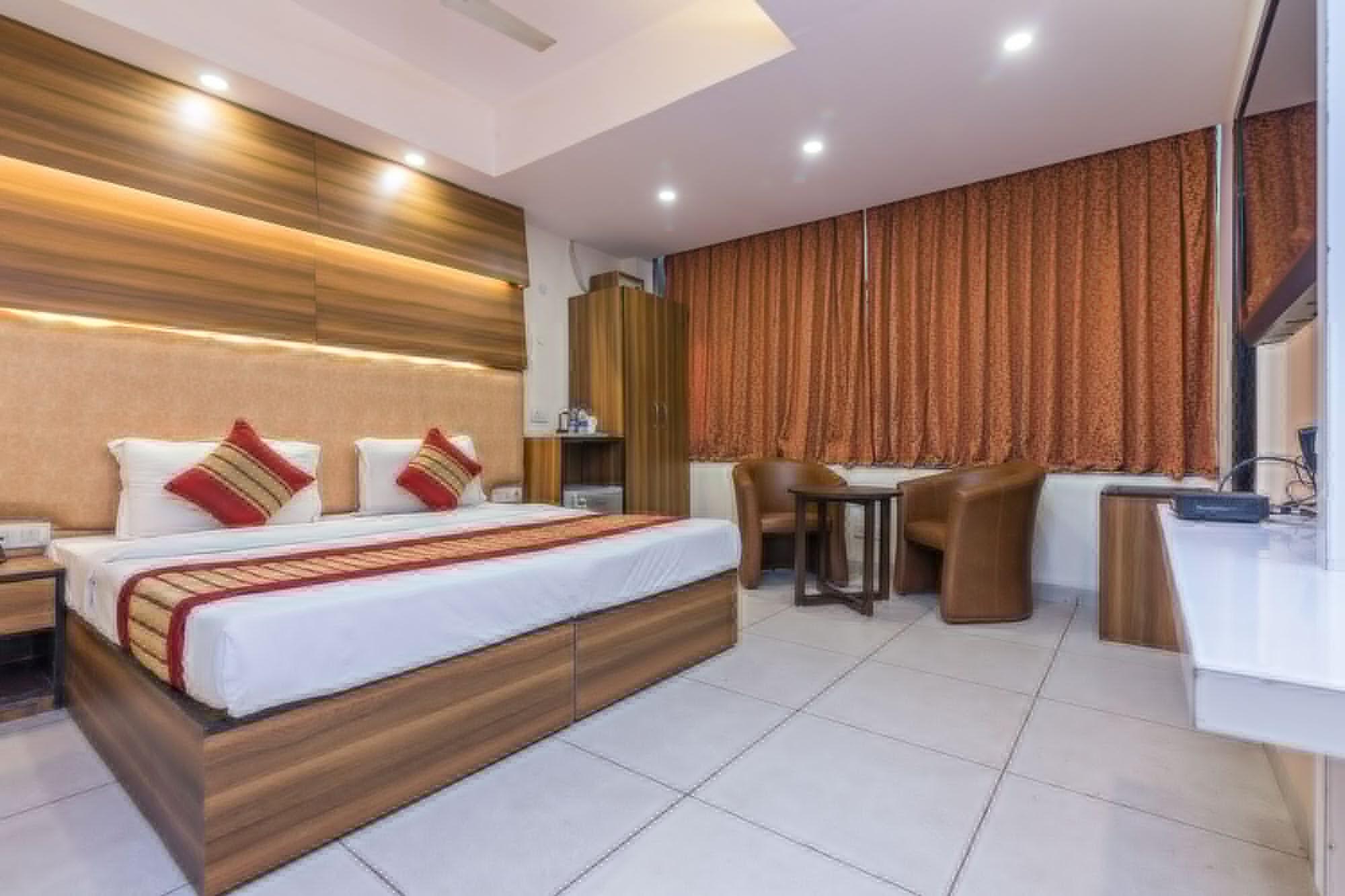 Rupam Hotel Delhi  Buitenkant foto