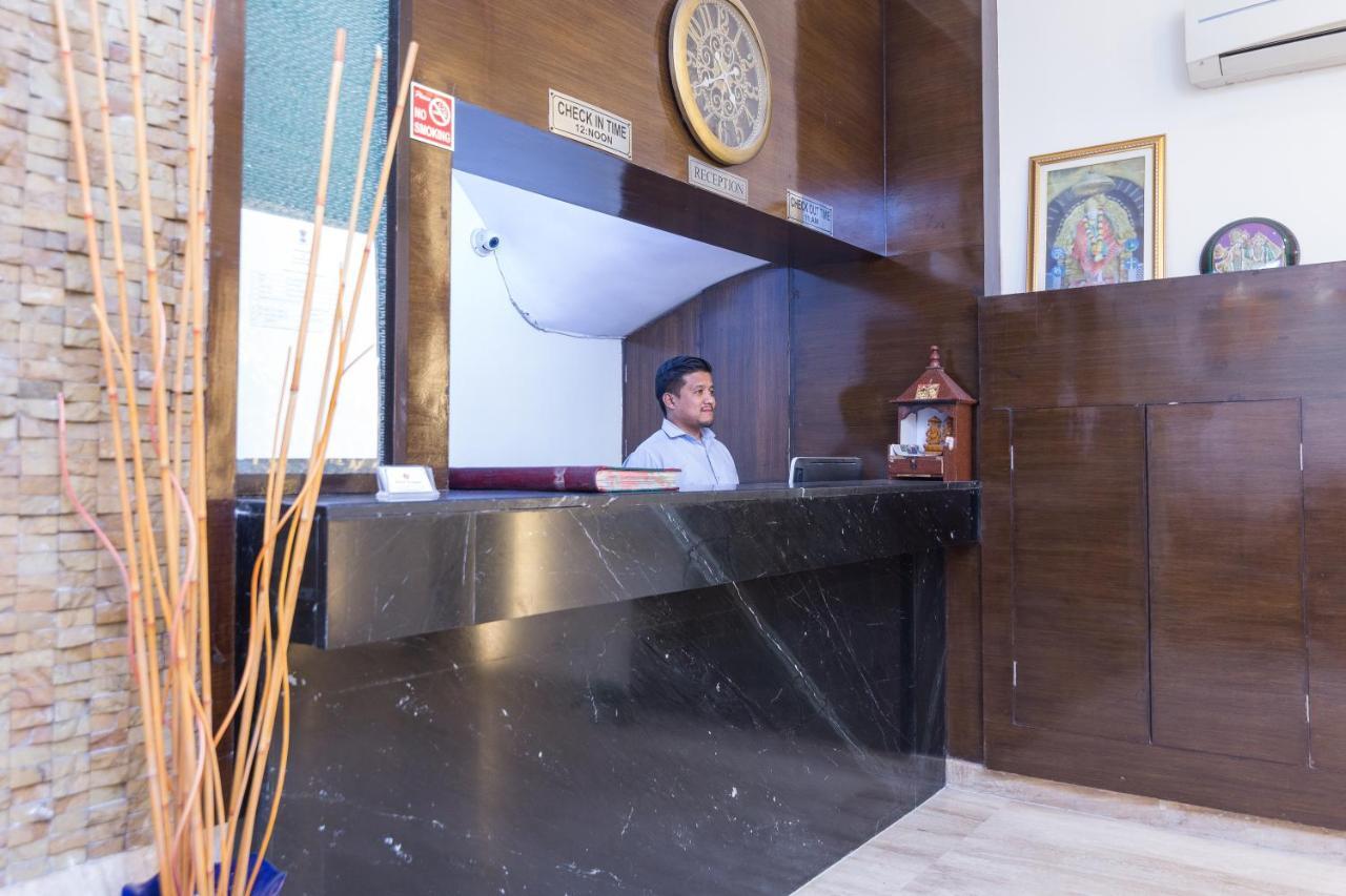 Rupam Hotel Delhi  Buitenkant foto